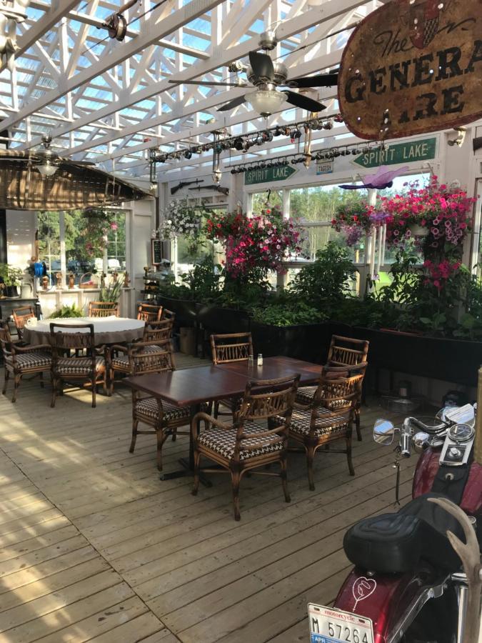 Six Mile River Resort Tagish Ngoại thất bức ảnh