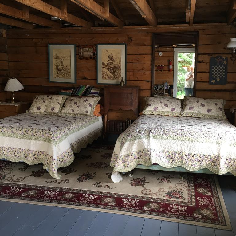 Six Mile River Resort Tagish Ngoại thất bức ảnh